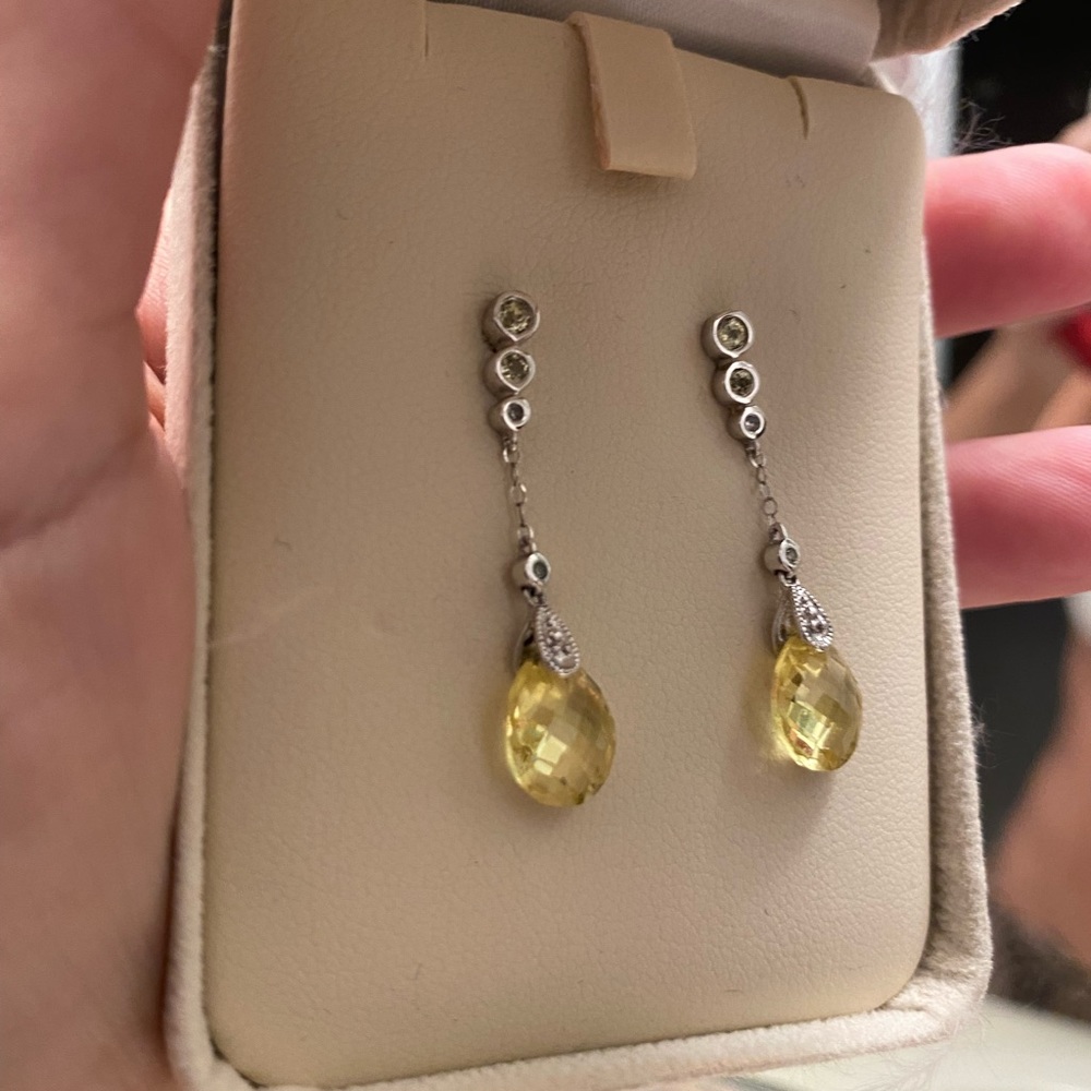 Earrings - Picture 4 of 5